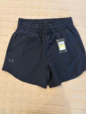 Under Armour 5in Flex Woven Shorts